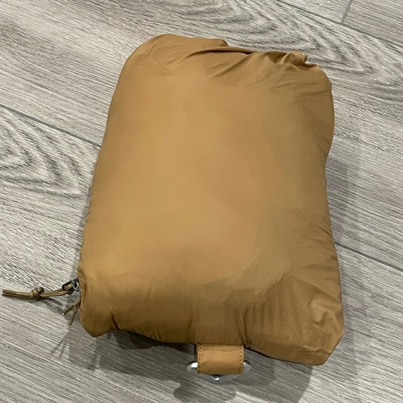 NIKE ACG Rope de Dope Men’s Insulated Packable Vest Golden Beige L Large - Picture 13 of 14